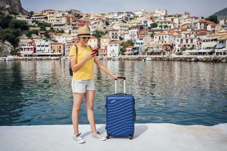 The Ultimate Guide to Choosing the Right eSIM Data Plan for Your Trip