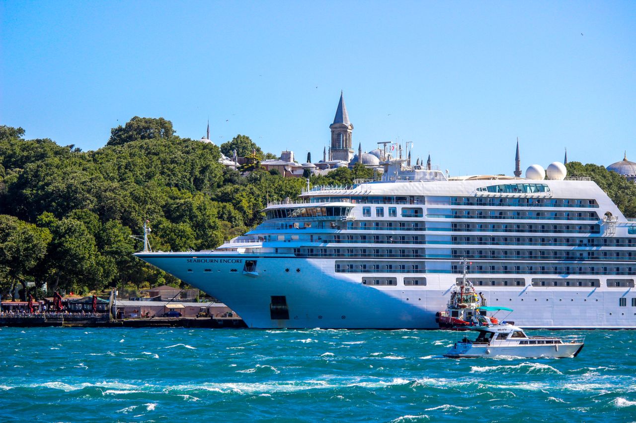 Cellular at Sea Trap: Avoid $1,000 Cruise Phone Bills with Travel eSIMs