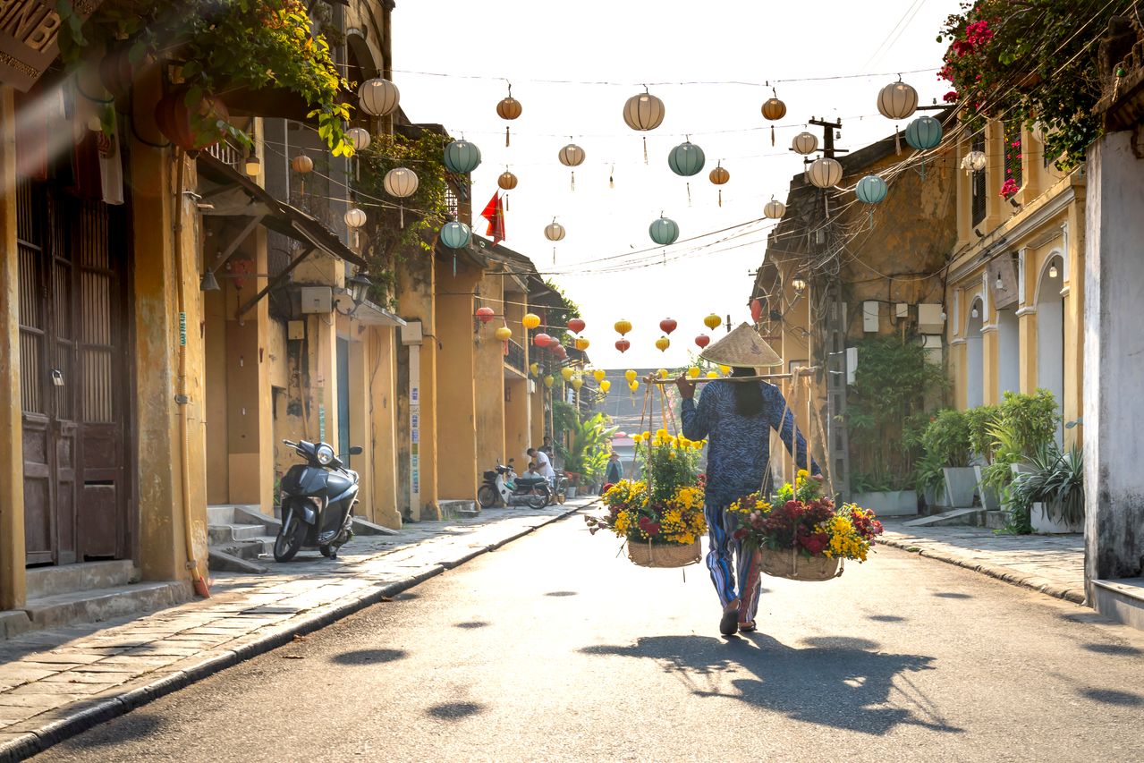 Why Vietnam Airport SIMs Stop Working After 48 Hours: The KYC Trap
